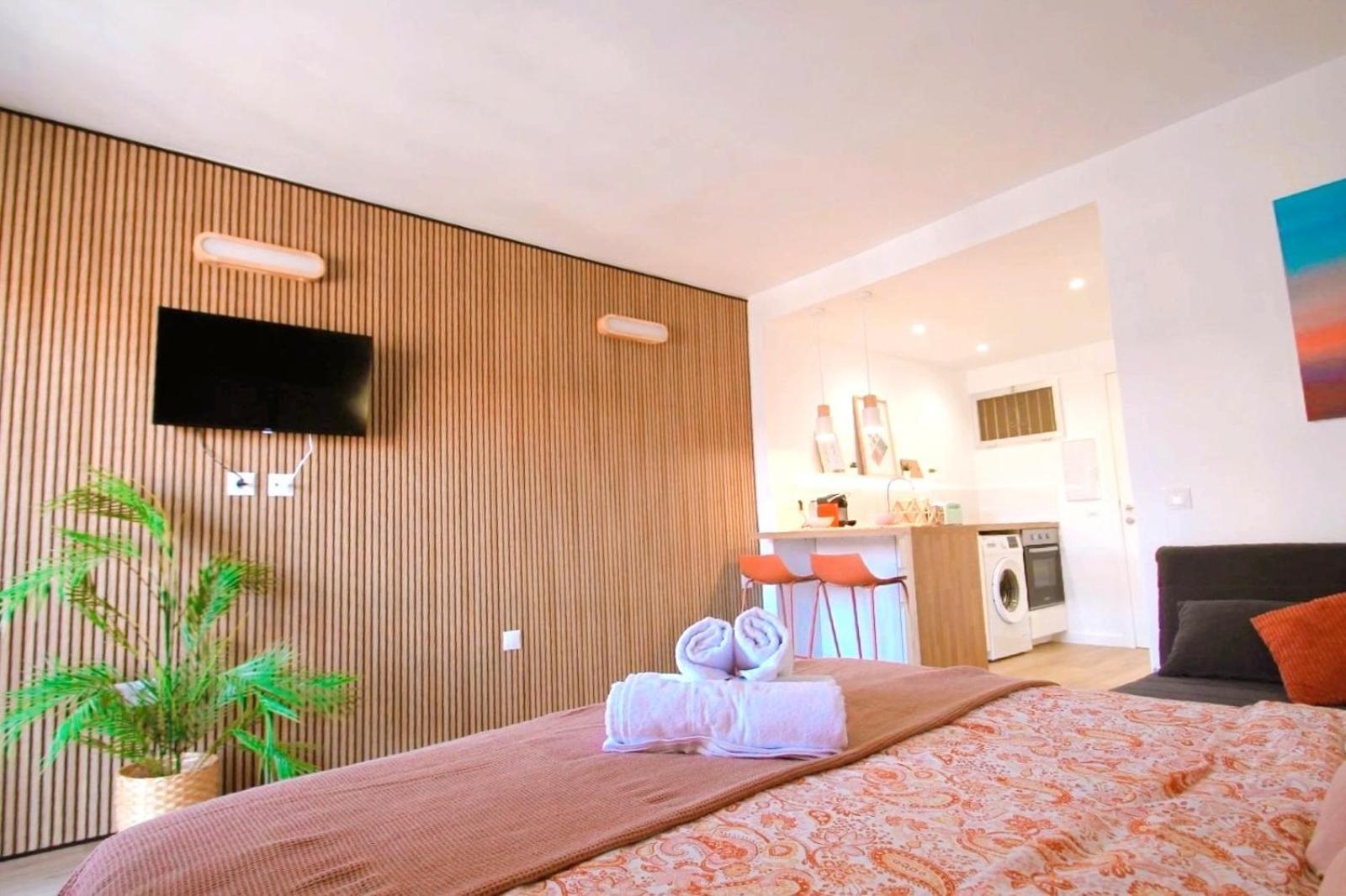 Bythewave Apartments بينالماذينا المظهر الخارجي الصورة