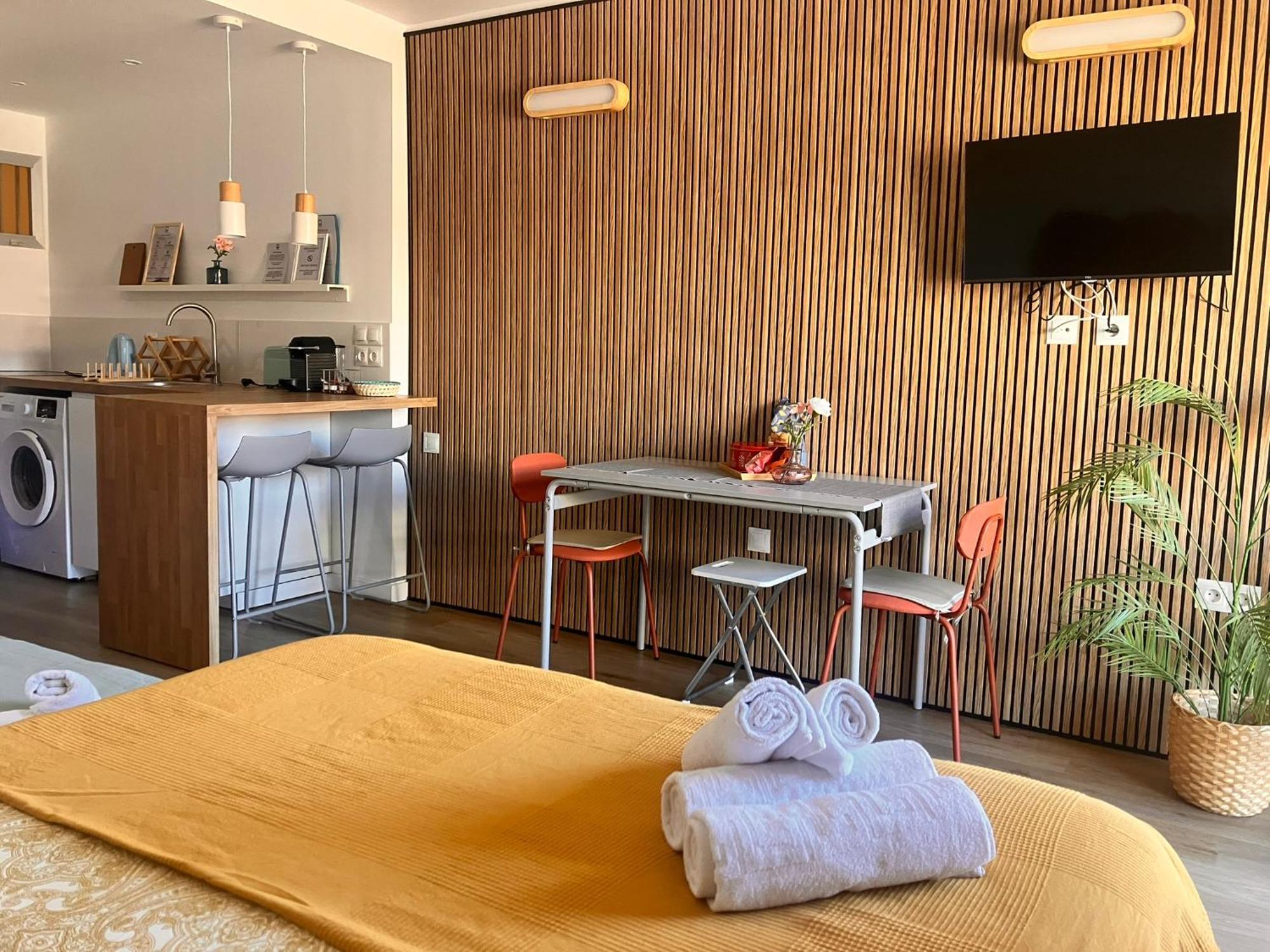 Bythewave Apartments بينالماذينا المظهر الخارجي الصورة